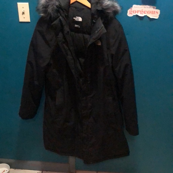 North face black coat - Picture 3 of 8
